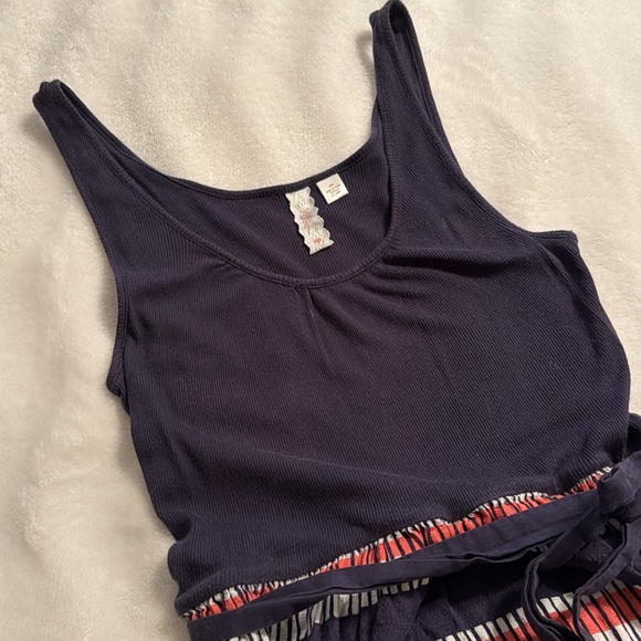 Dress - Picture 2 of 6